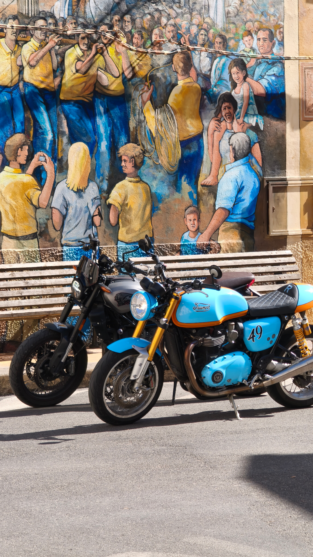 Gulf Thruxton, village mural